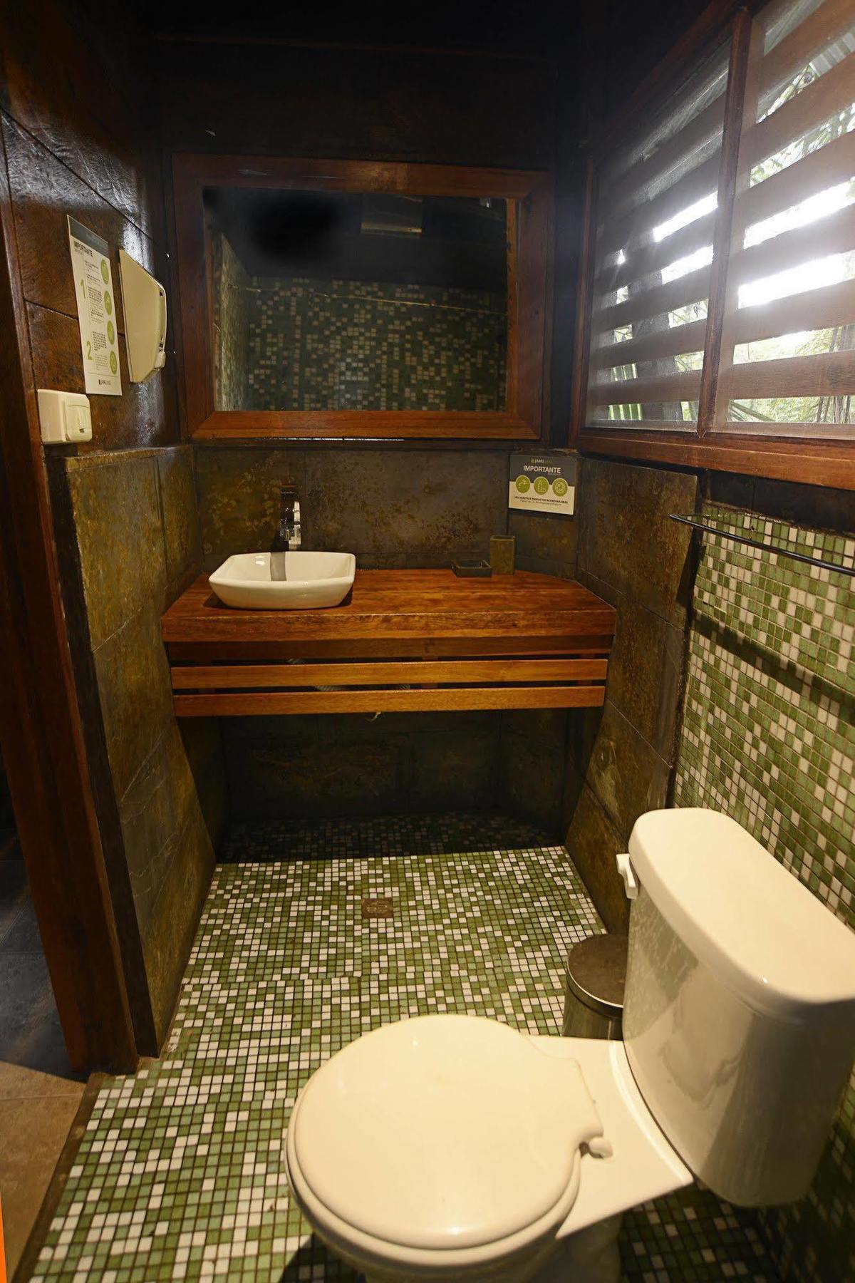 Jamu Lodge Puerto Montufar 외부 사진
