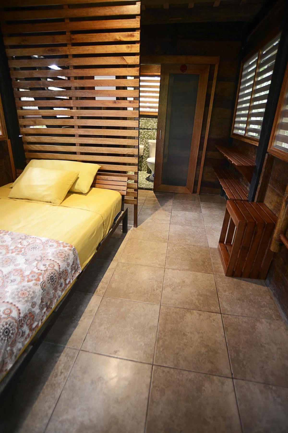 Jamu Lodge Puerto Montufar 외부 사진
